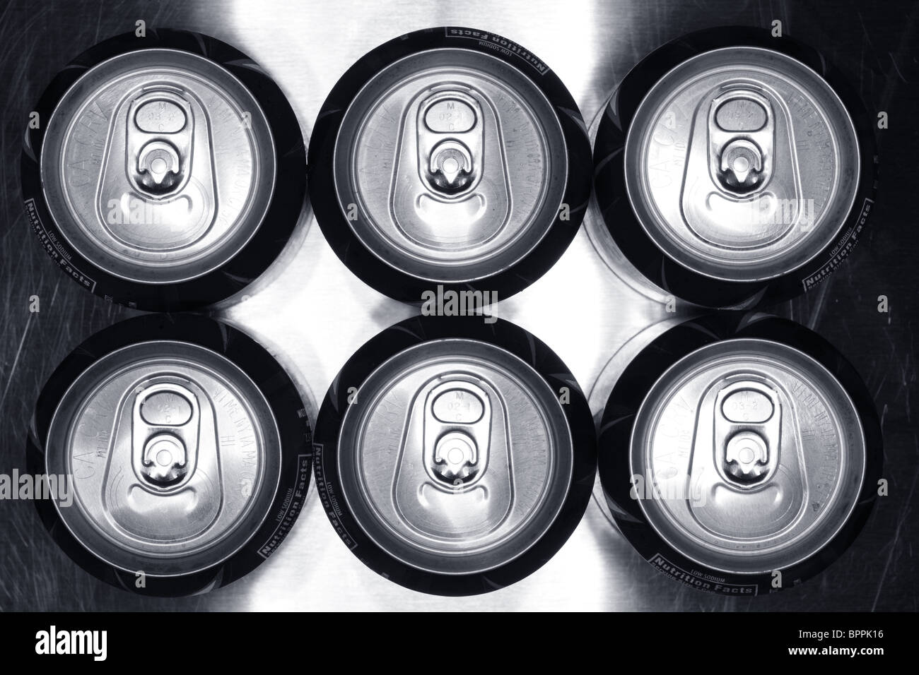 Pack de six canettes en aluminium Banque D'Images Pack de six canettes en aluminium Banque D'Images