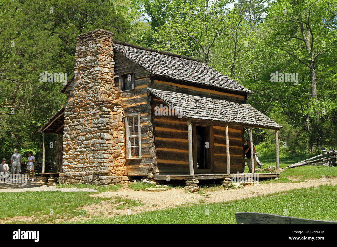 John Oliver's Cabin, construit c1822 - La Cades Cove, Great Smoky Mountains National Park, California, USA Banque D'Images