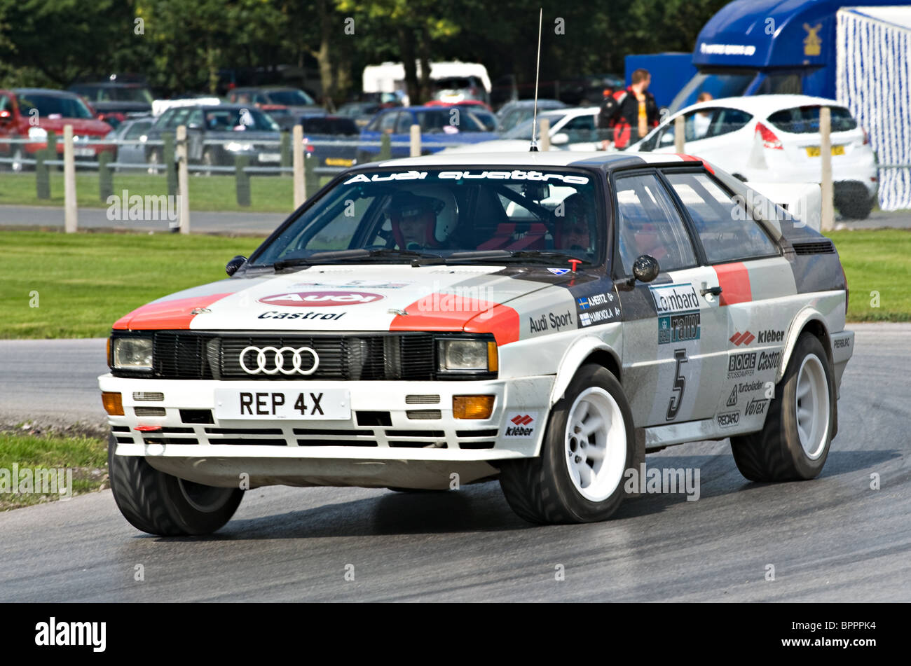 Audi Quattro Groupe B voiture de rallye historique sur la voie à Oulton Park Motor Racing Circuit Cheshire England Royaume-Uni UK Banque D'Images