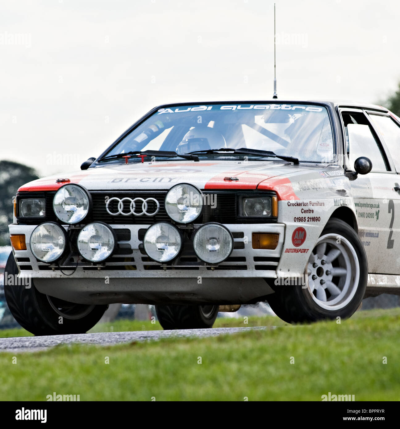 Audi Quattro Groupe B voiture rallye sur piste à Oulton Park Motor Racing Circuit Cheshire England Royaume-Uni UK Banque D'Images