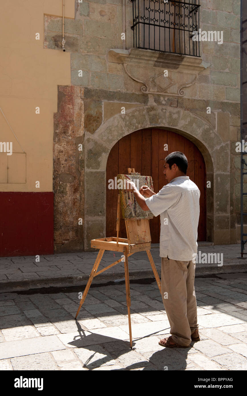 Peintre dans la Calle Alcala, Oaxaca, Mexique Banque D'Images