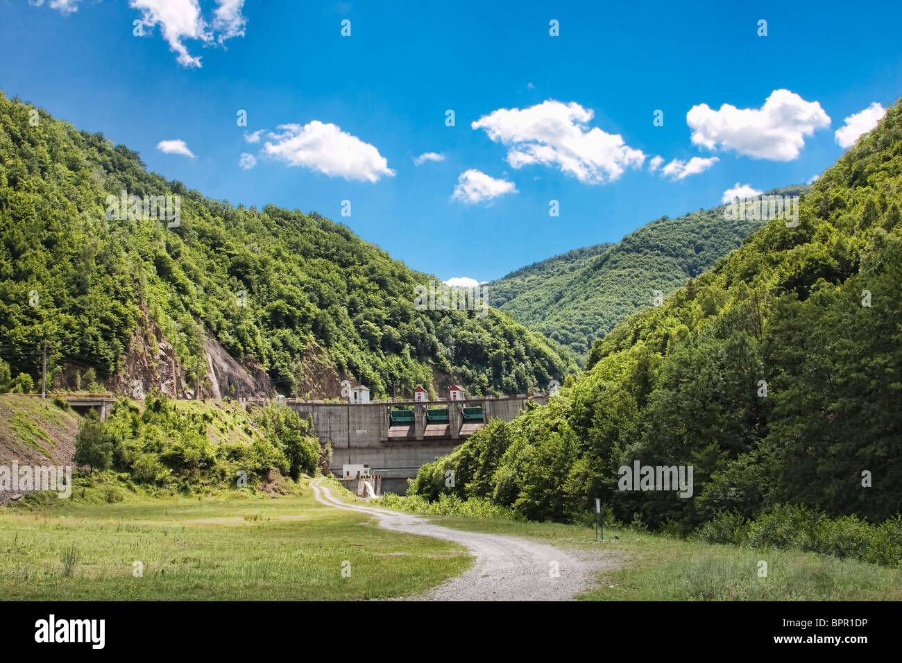 Capalna Vinatori sur barrage dans la vallée de Alba, Roumanie. Banque D'Images