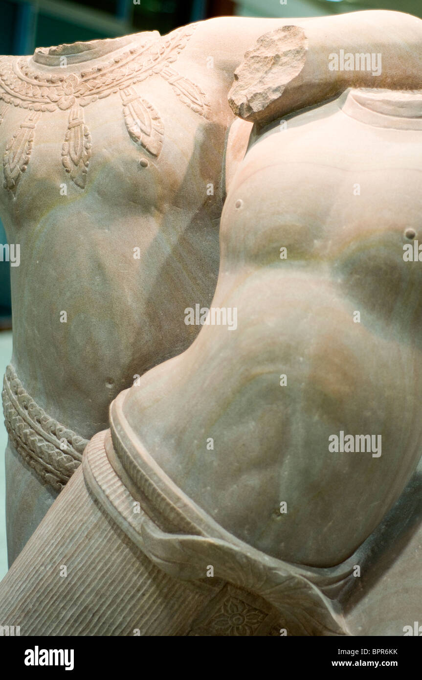 Angkorean la sculpture, l'aéroport international de Phnom Penh, Cambodge Banque D'Images
