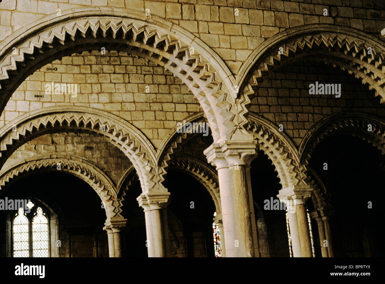 Cathédrale de Durham, Galilée, chapelle, zig zag architecture Norman England UK sculpture médiévale anglaise cathédrales intérieurs intérieur Banque D'Images