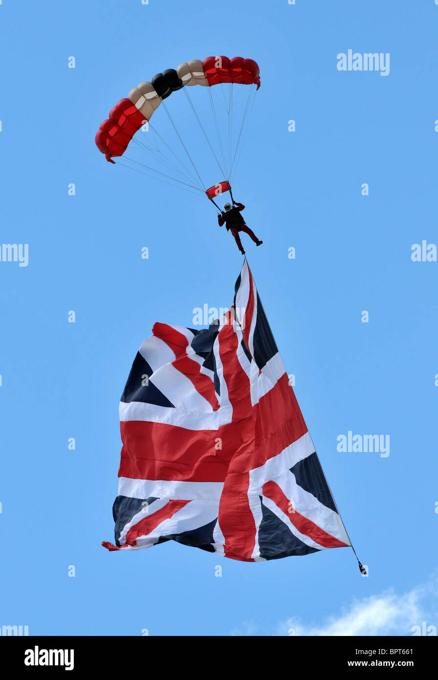 Le Régiment de parachutistes de l'équipe de chute libre Afficher les Diables Rouges sont l'équipe de parachutistes de l'armée britannique Banque D'Images