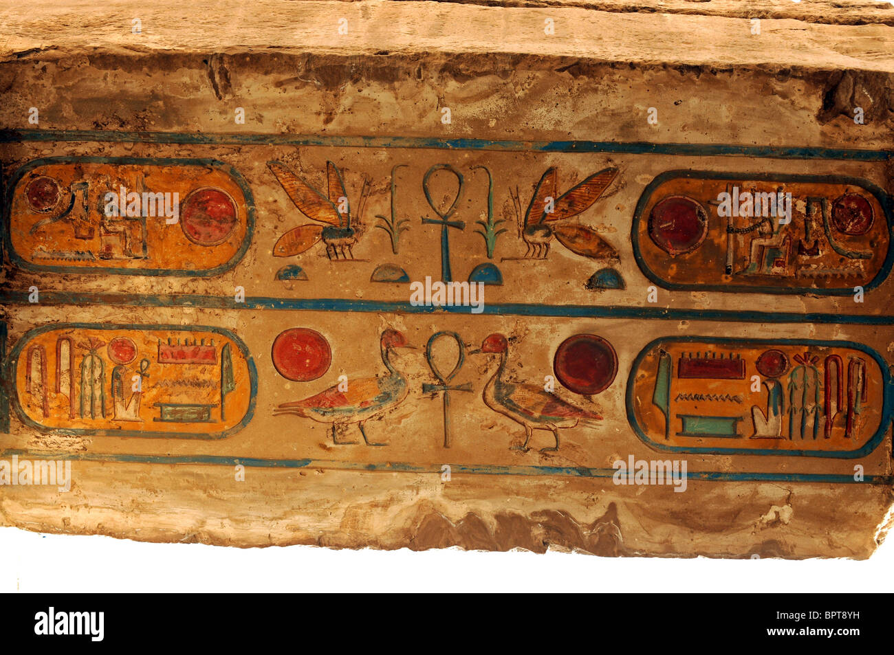 Temple de Karnak, Louxor, Egypte. Kartushs peint quelque 2 500 ans et toujours très coloré. Karnak, Egypte. Banque D'Images