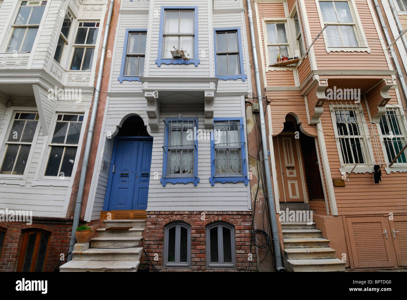 Istanbul. La Turquie. L'ère ottomane traditionnelle dans les bâtiments en bois du district de Suleymaniye. Banque D'Images