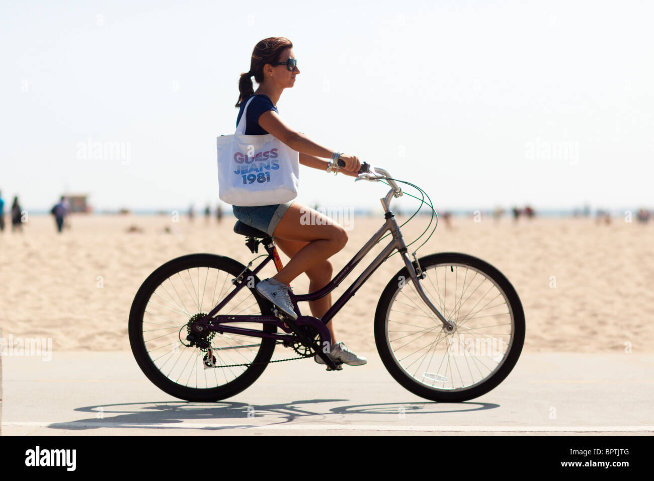 L'équitation de vélo, Santa Monica, Los Angeles, Californie, États-Unis d'Amérique Banque D'Images