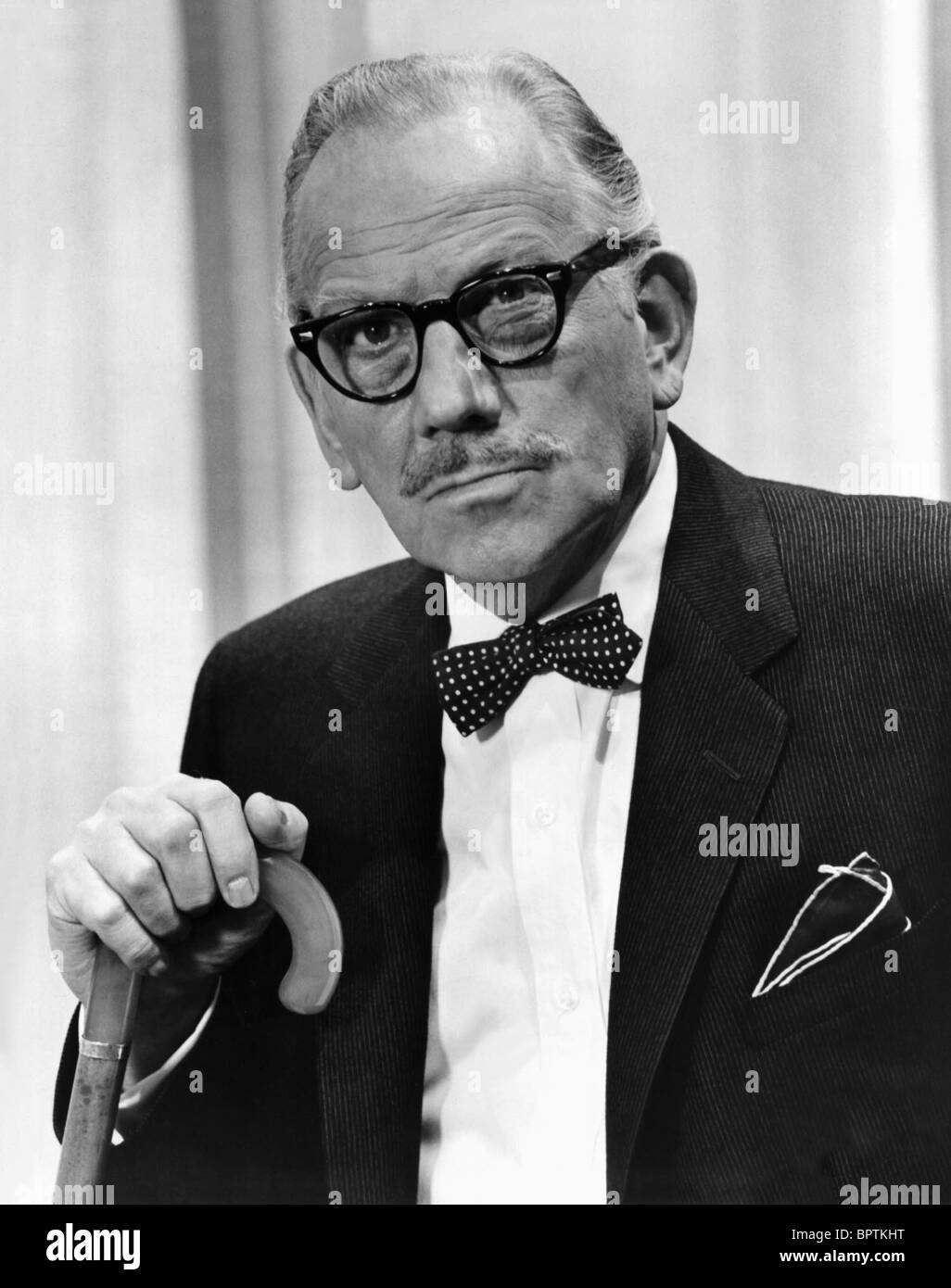 L'ACTEUR MELVYN DOUGLAS (1965) Banque D'Images