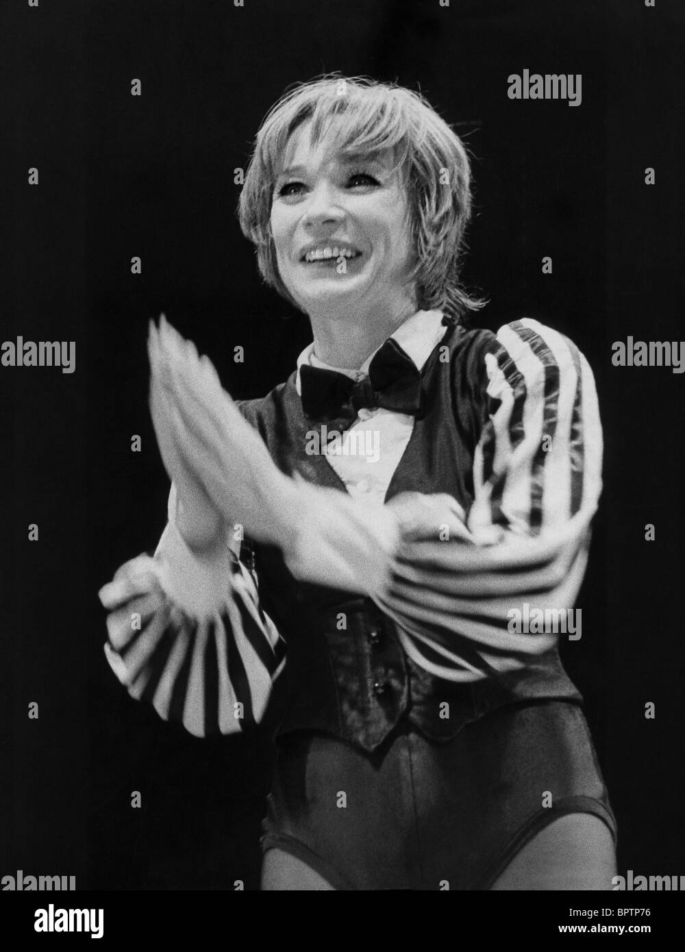 L'actrice Shirley Maclaine (1967) Banque D'Images