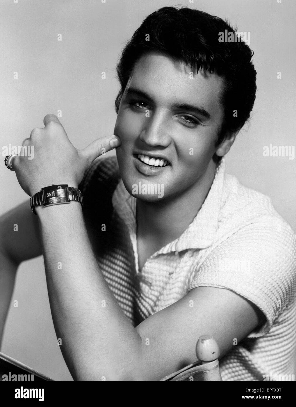 ELVIS PRESLEY chanteur et acteur (1957) Banque D'Images