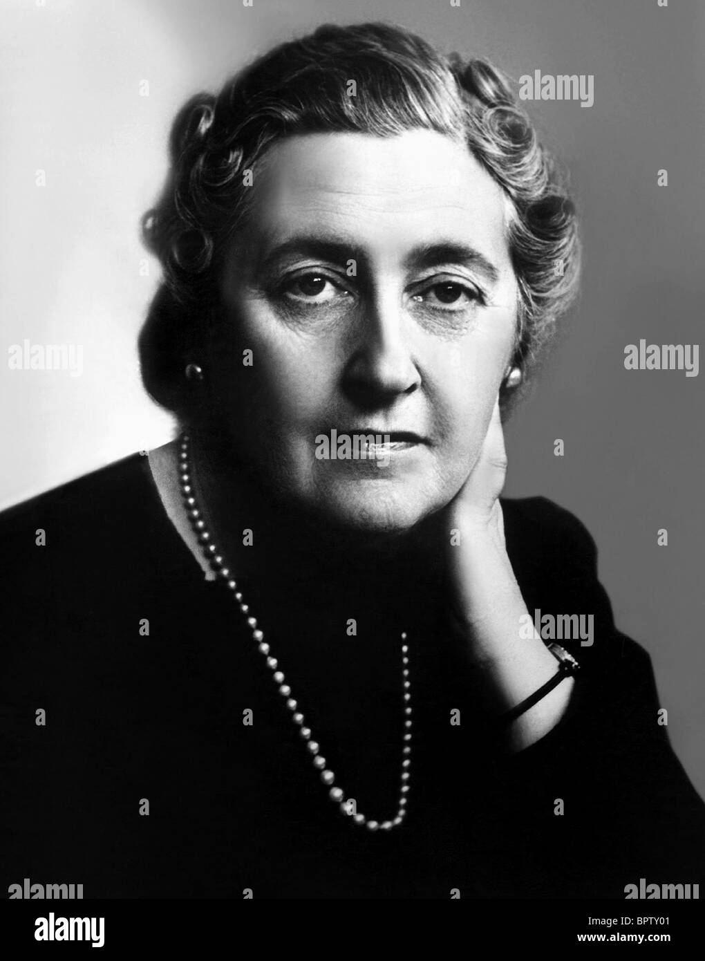 L'ÉCRIVAIN Agatha Christie (1945) Banque D'Images