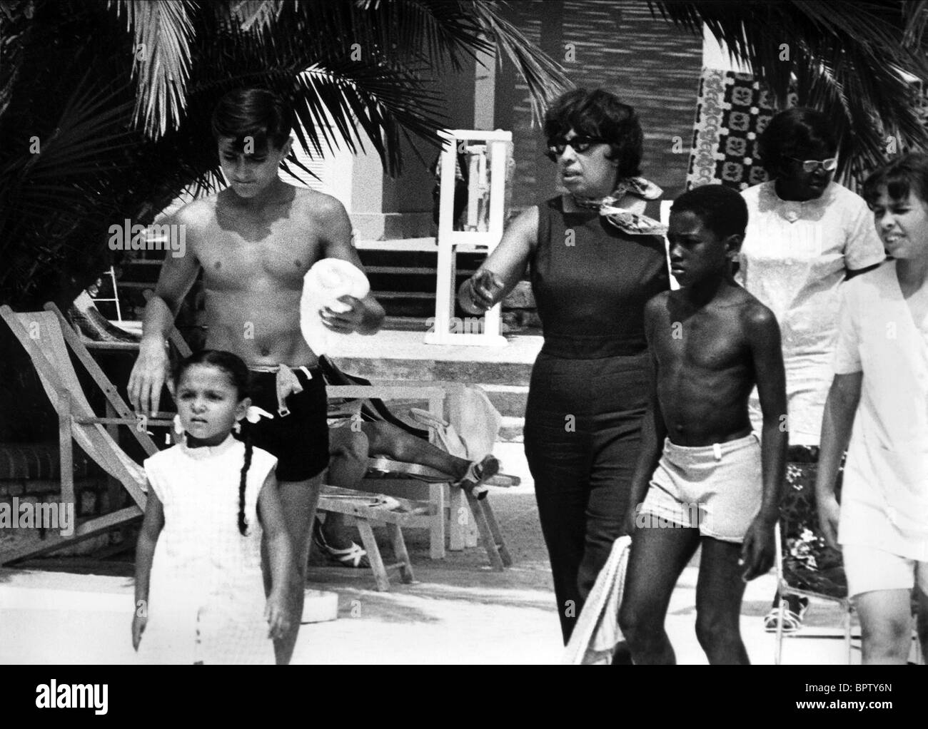 josephine baker enfants adoptes artiste du spectacle avec la famille 1970 photo stock alamy