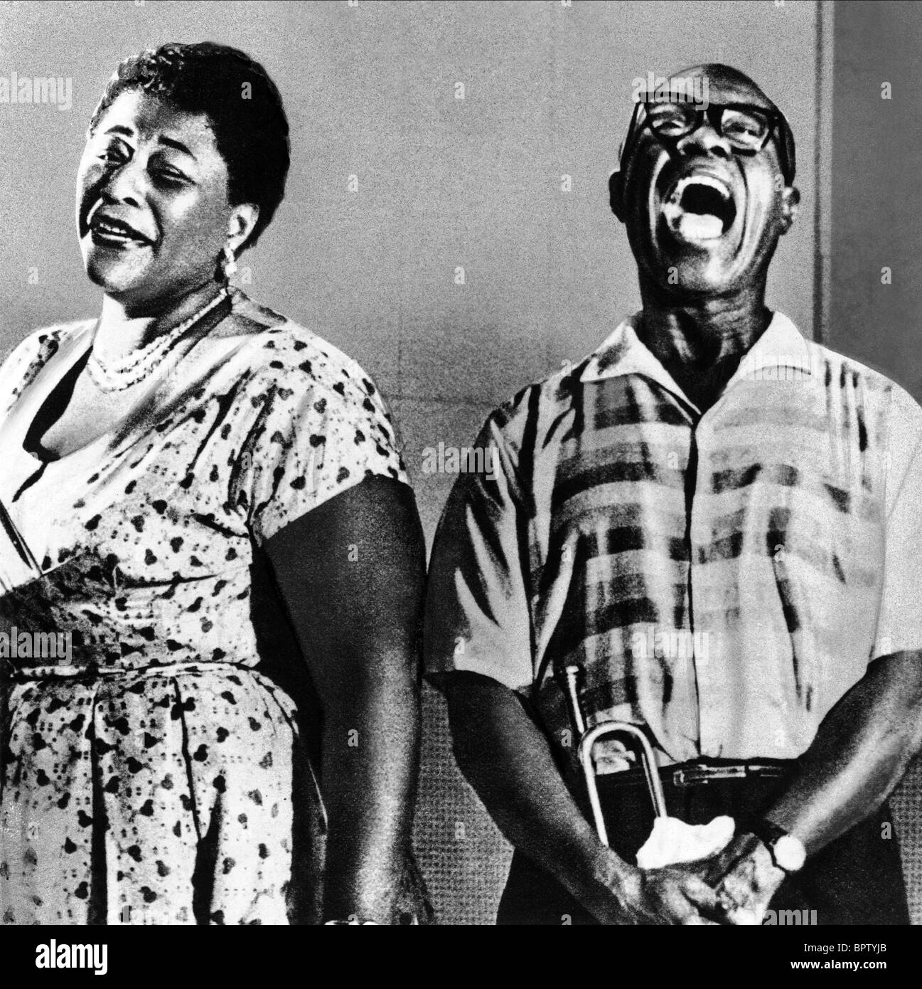 ELLA FITZGERALD & LOUIS ARMSTRONG JAZZ MUSICIANS (1954 Photo Stock - Alamy