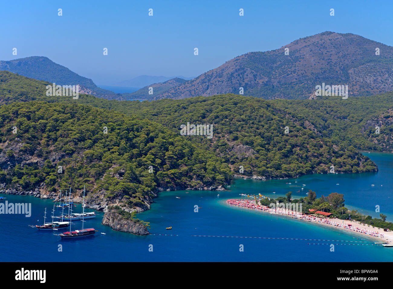 Photo aérienne de la baie de Fethiye à Antalya, près de la côte ouest turque Banque D'Images