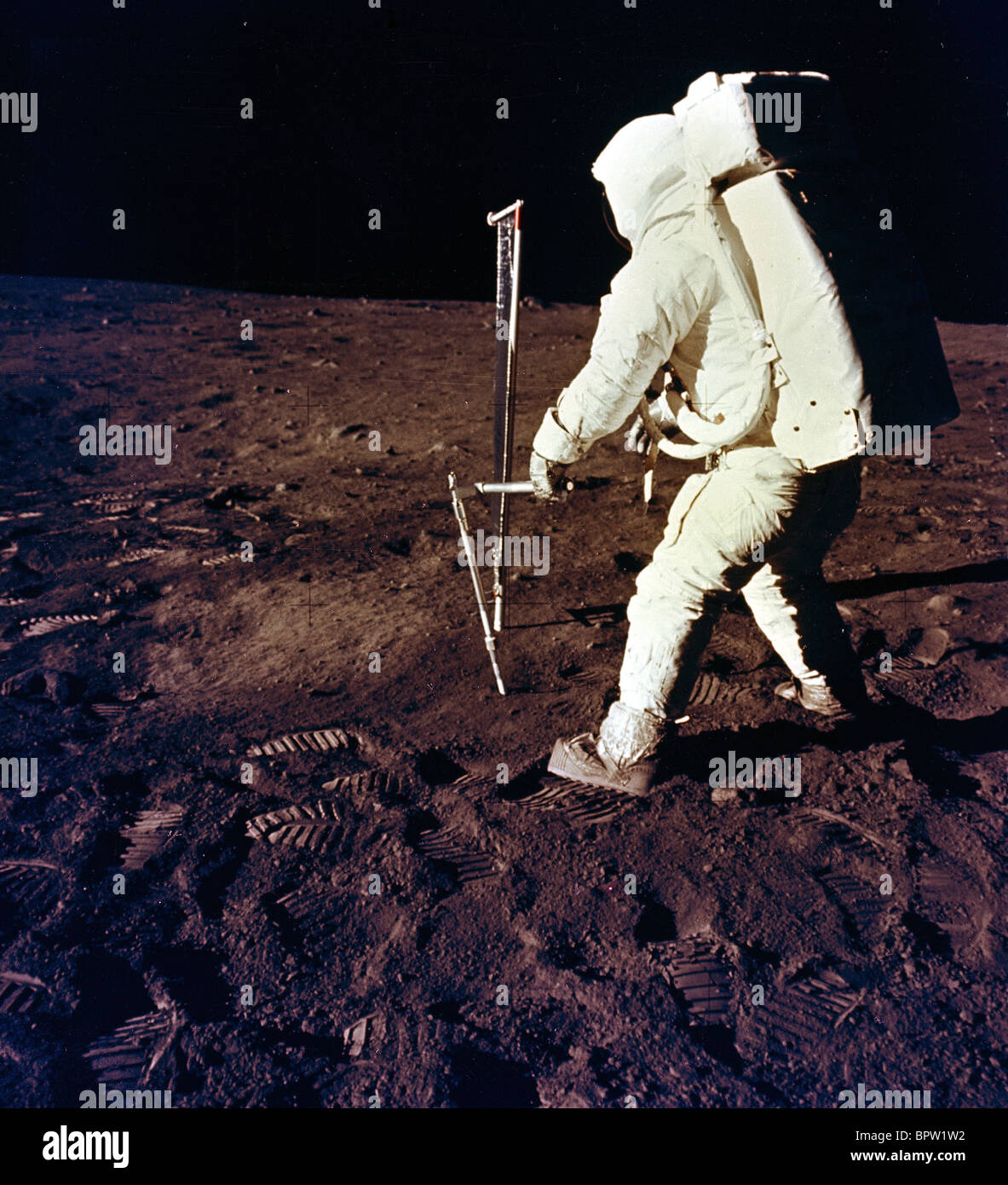 BUZZ EDWIN ALDRIN AVEC CORE SAMPLER ASTRONAUTE APOLLO 11 (1969) Banque D'Images