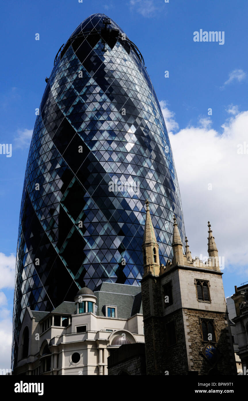 Le Gherkin Building, 30 St Mary Axe, London, England, UK Banque D'Images