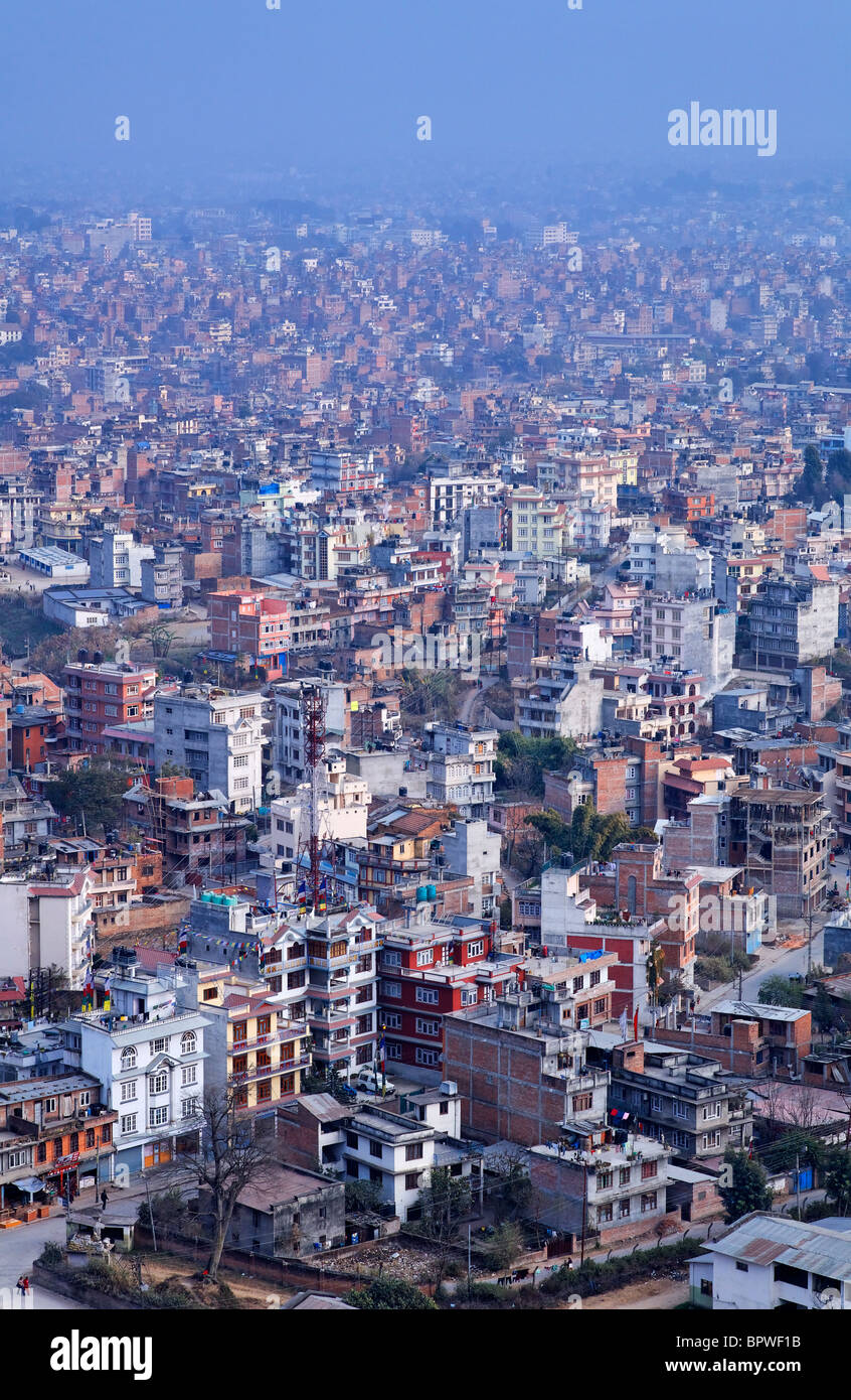 Sur la ville de Swayambhunath, le Monkey Temple, Katmandou, Népal Banque D'Images