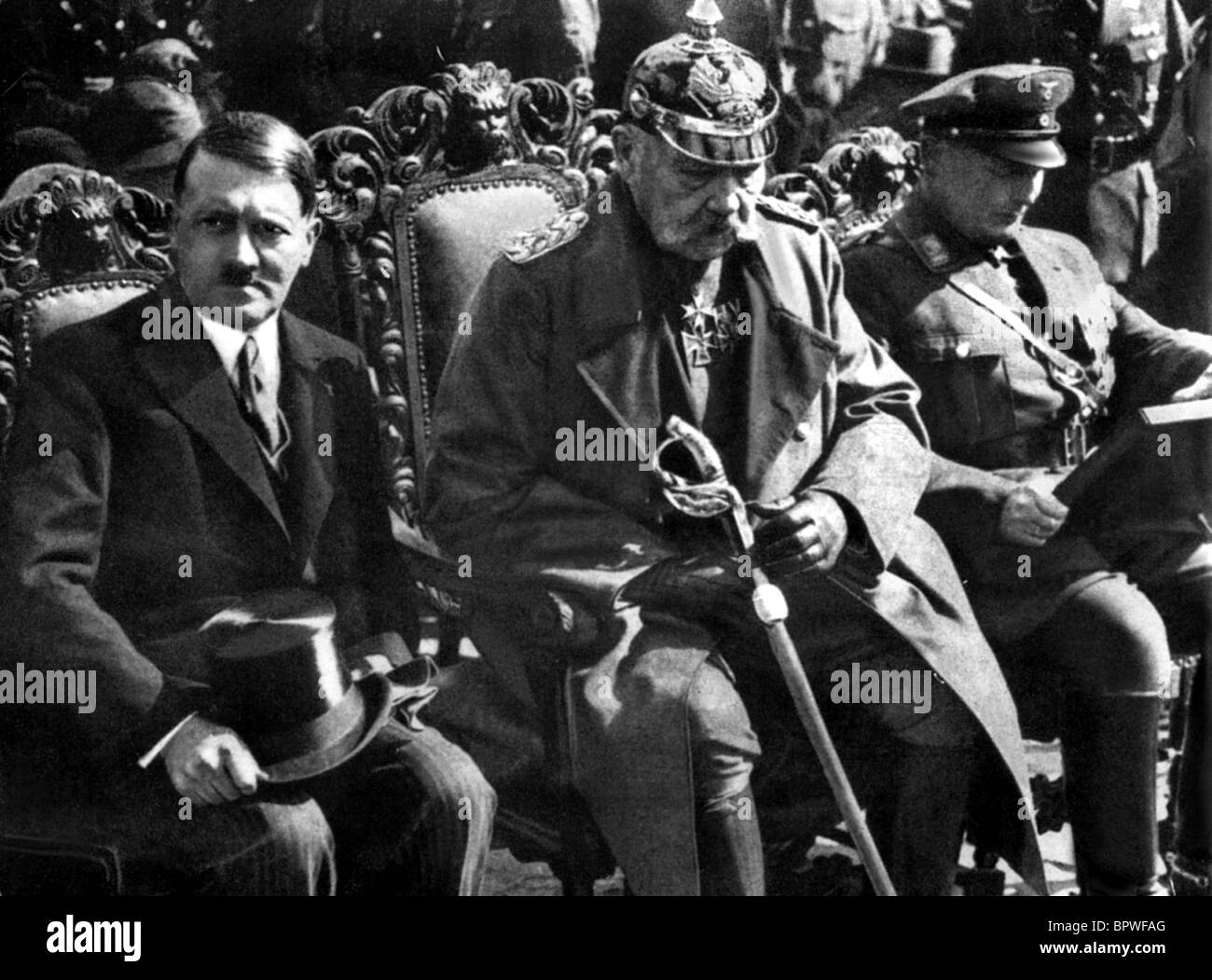 ADOLF HITLER Paul von Hindenburg LEADER NAZI 01 Mai 1938 Banque D'Images