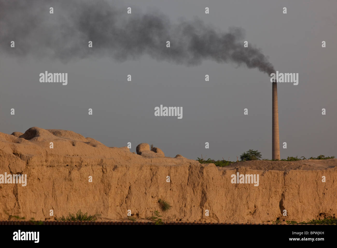 Cheminée en Turpan, Xinjiang, Chine. Banque D'Images