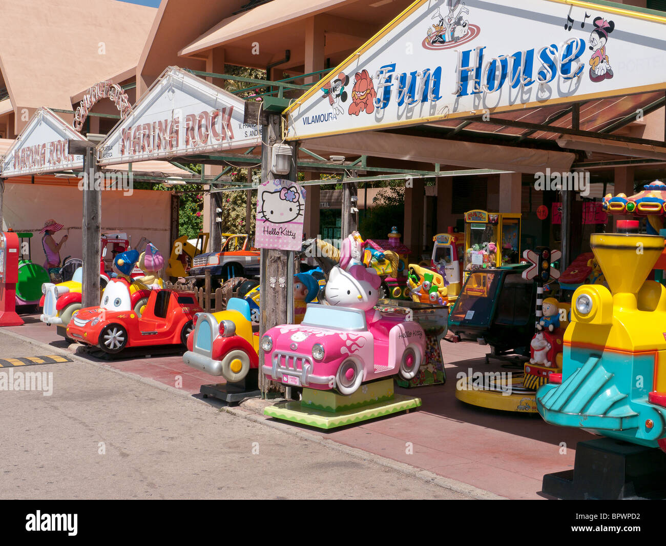 Pour l'Amusement Arcade dans le port de plaisance de Vilamoura, Vilamoura, Algarve, Portugal Banque D'Images