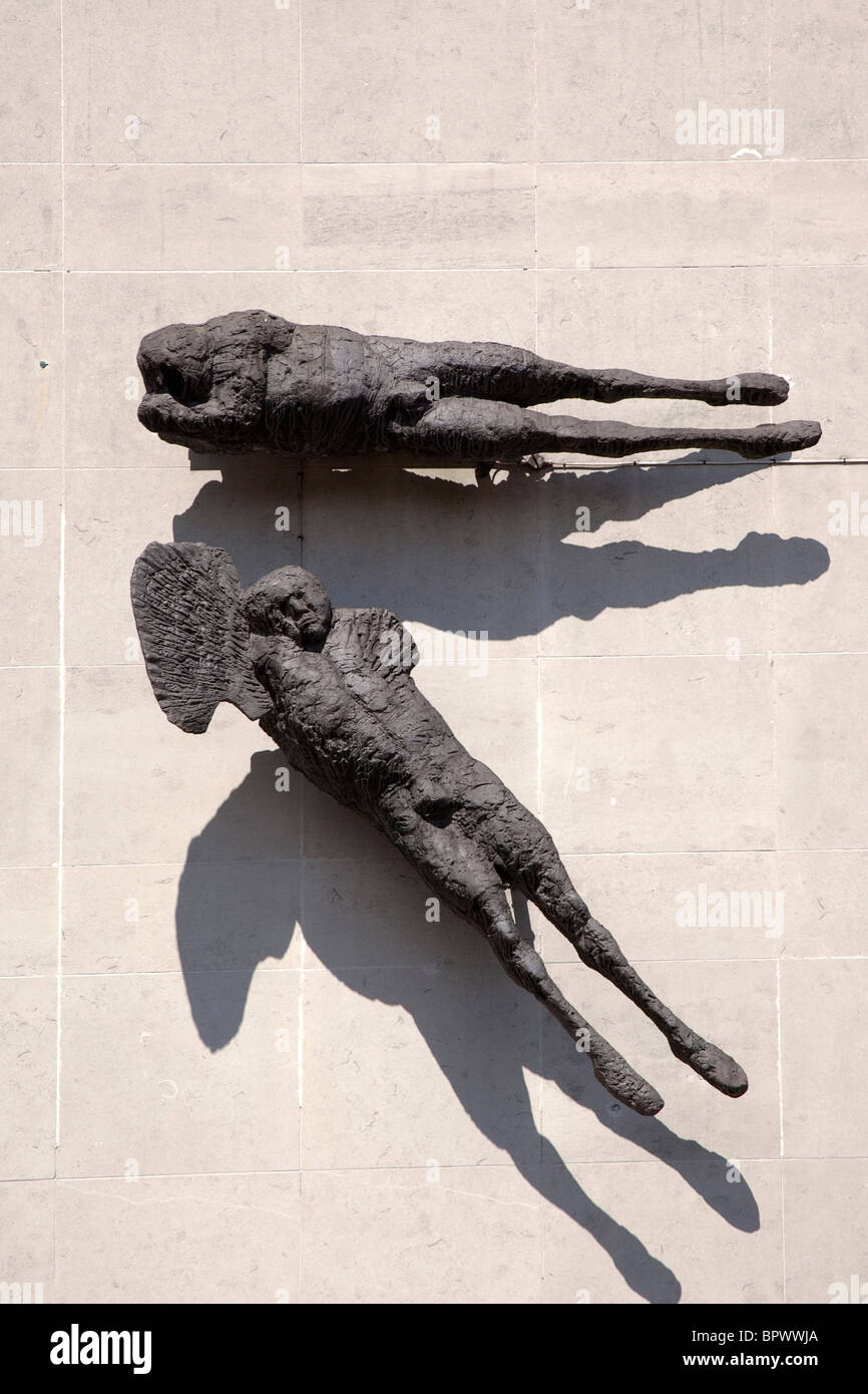 L'Irlande du Nord, Belfast, Shaftesbury Square, art sur la façade de l'Édifice de la Banque de l'Ulster. Banque D'Images