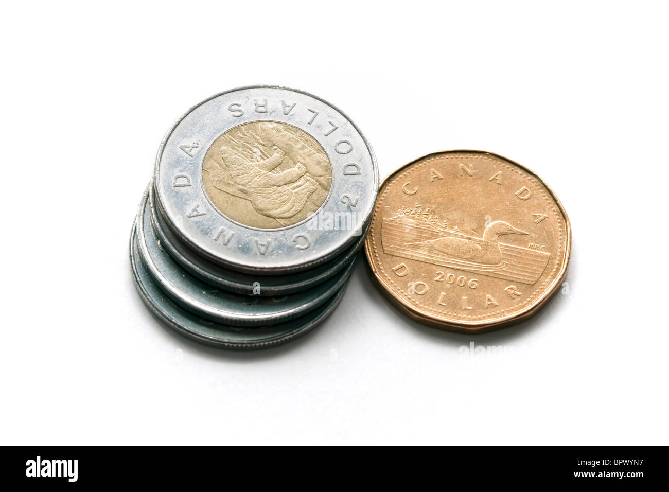 Une Canadienne et deux pièces de monnaie dollar Banque D'Images