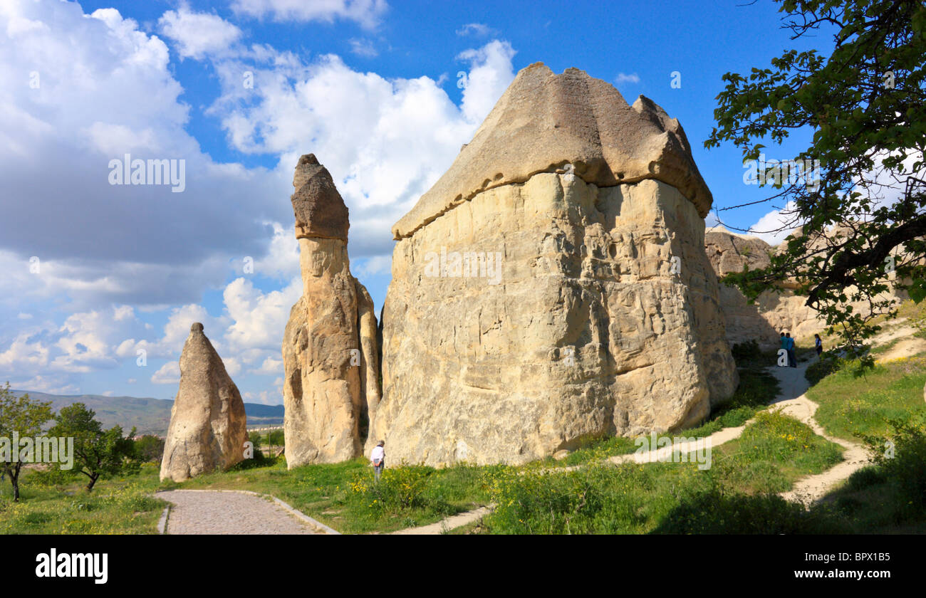 Piliers tuf volcanique près de Goreme et Uchisar, Cappadoce, Turquie Banque D'Images