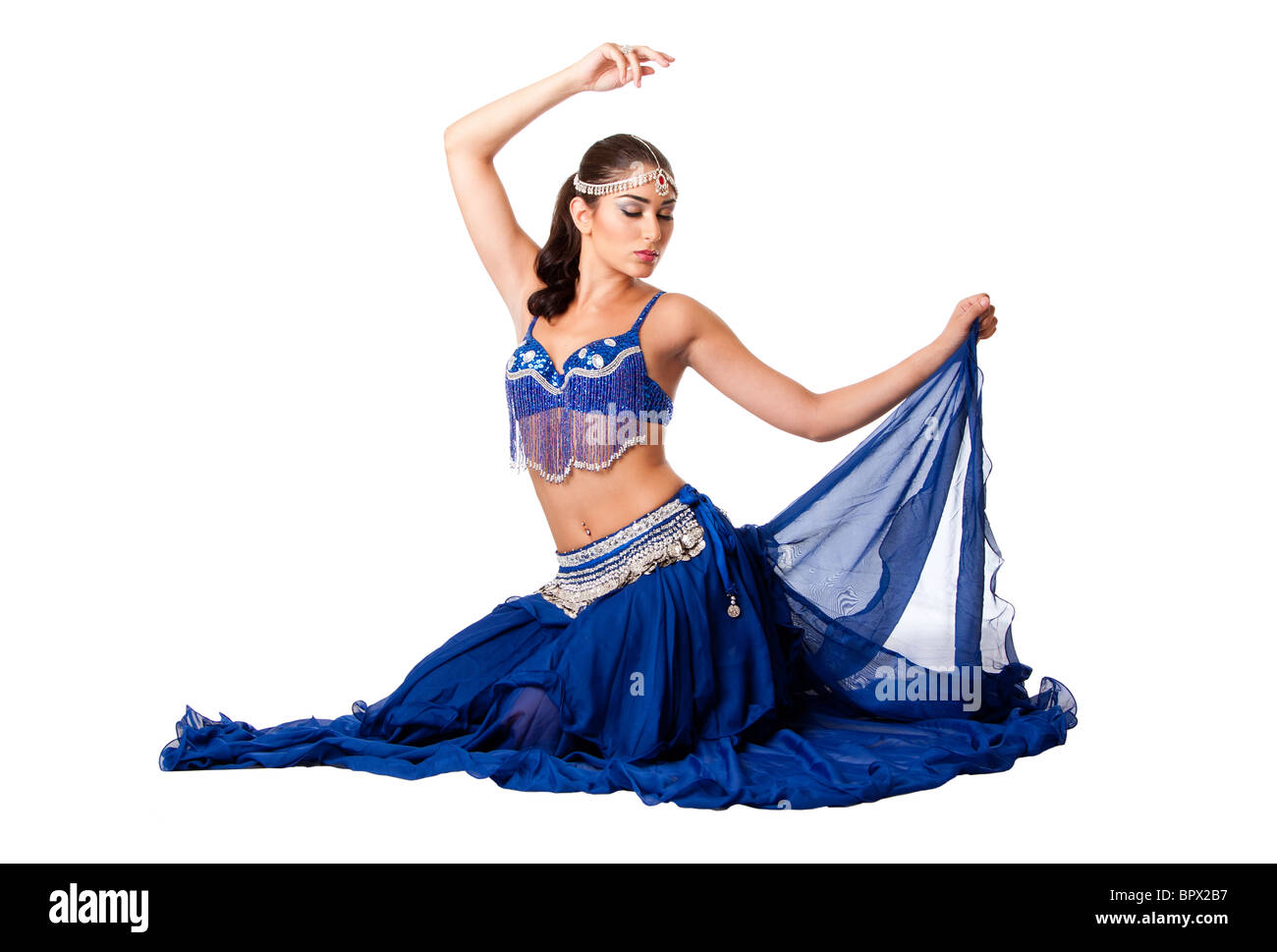 La Fille Est En Costume De Danseuse Orientale Avec Un Mouchoir Image stock  - Image du égyptien, culture: 171548817
