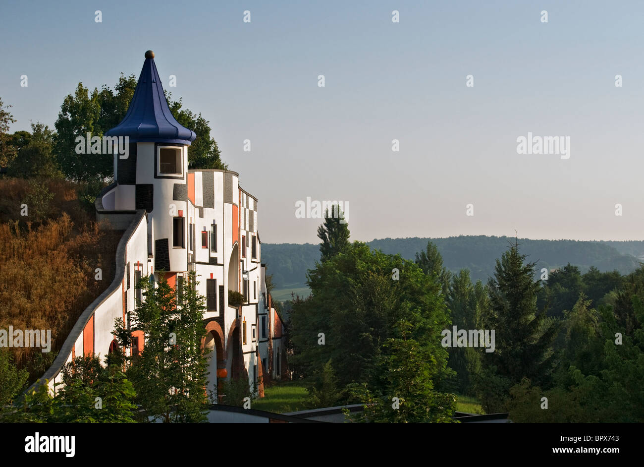 Kunsthaus (Art House) à rogner Bad Blumau ville thermale conçue par l'architecte Friedensreich Hundertwasser, Styrie, Autriche Banque D'Images