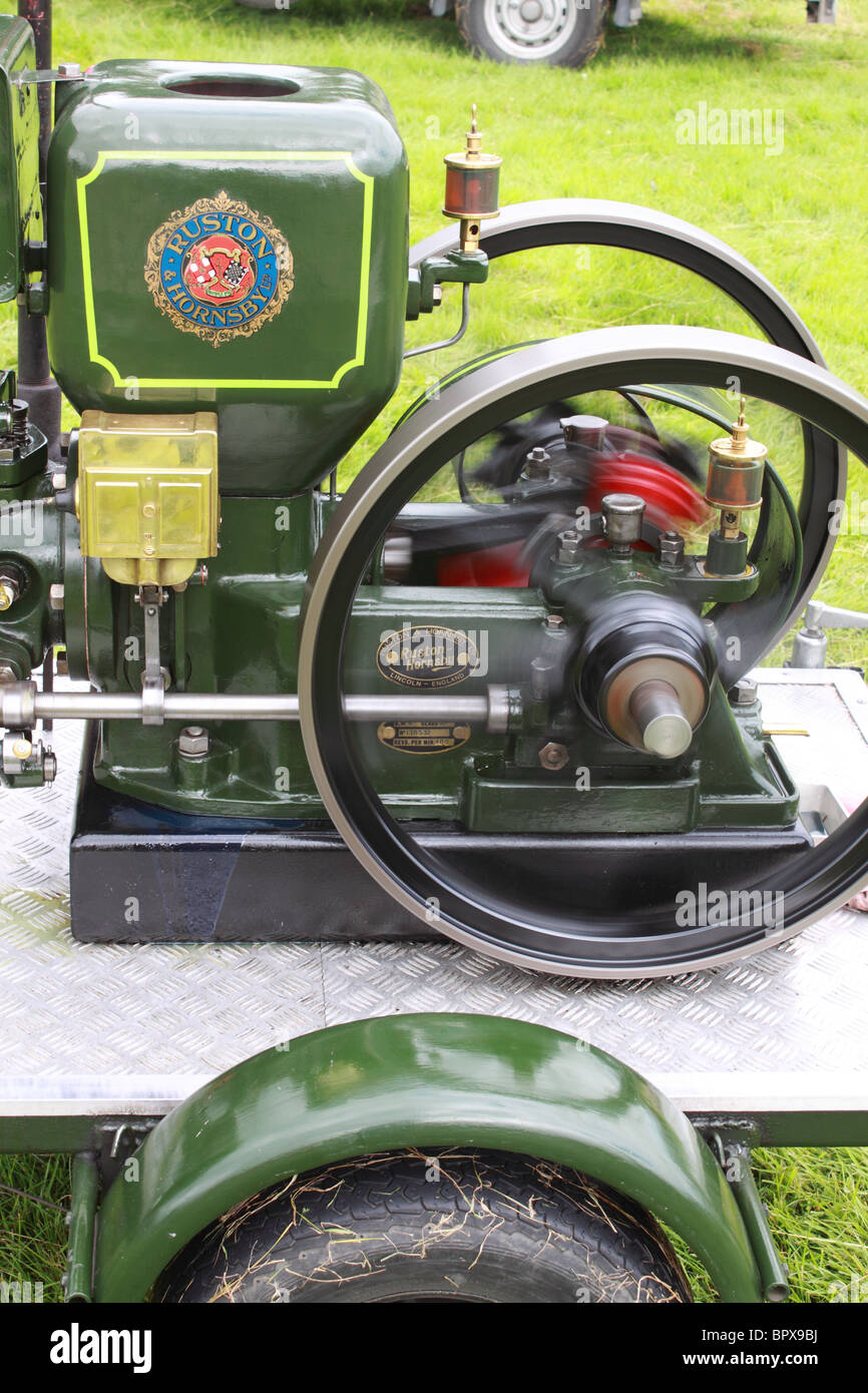 Ruston Hornsby moteur stationnaire à une exposition de voiture à Markethill , County Armagh, en Irlande du Nord Banque D'Images