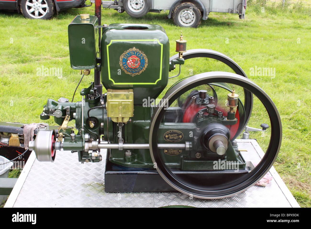 Ruston Hornsby moteur stationnaire à une exposition de voiture à Markethill , County Armagh, en Irlande du Nord Banque D'Images
