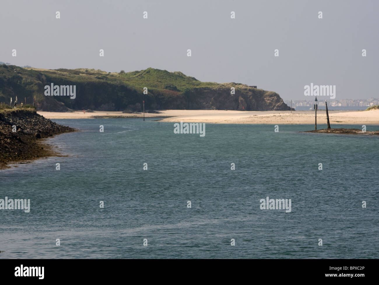 L'embouchure de la rivière Hayle qui ne peut être utilisé qu'à certains membres de la marée due à des barres de sable peu profond. Banque D'Images