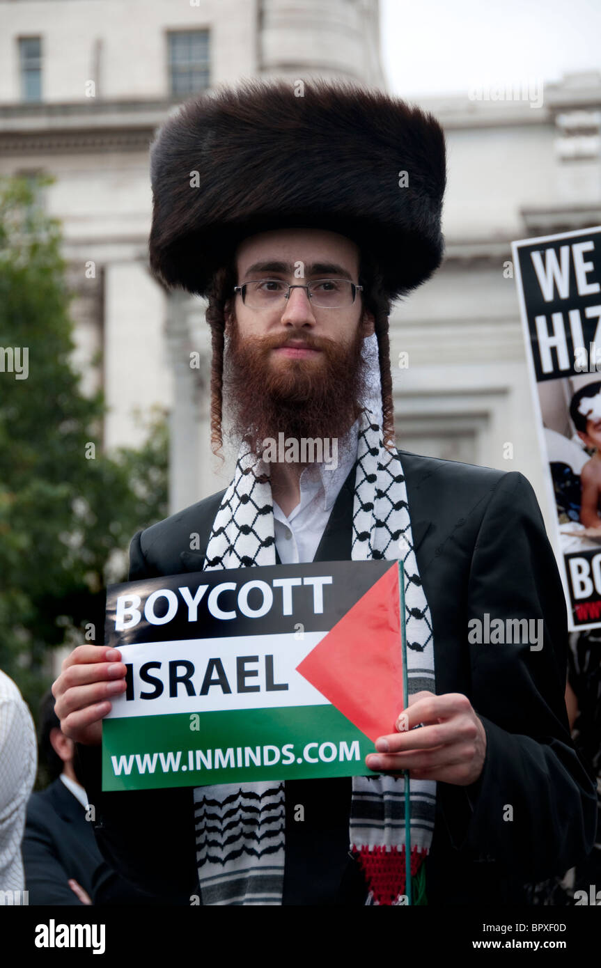 Les Juifs hassidiques orthodoxes musulmans annuel à Quds Day mars à Londres 4 Septembre 2010 Banque D'Images