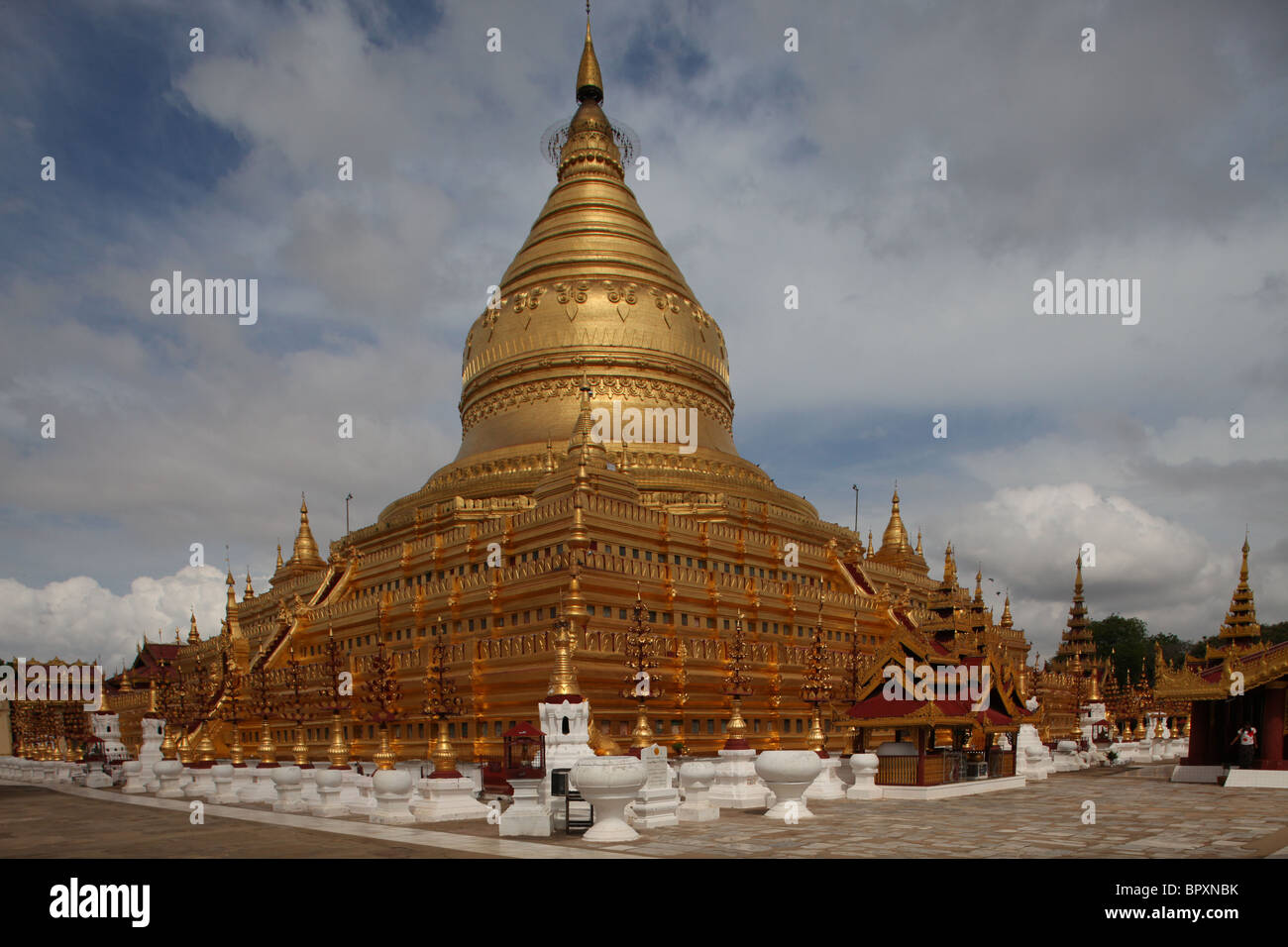 La Pagode Shwezigon Bagan Myamer Banque D'Images