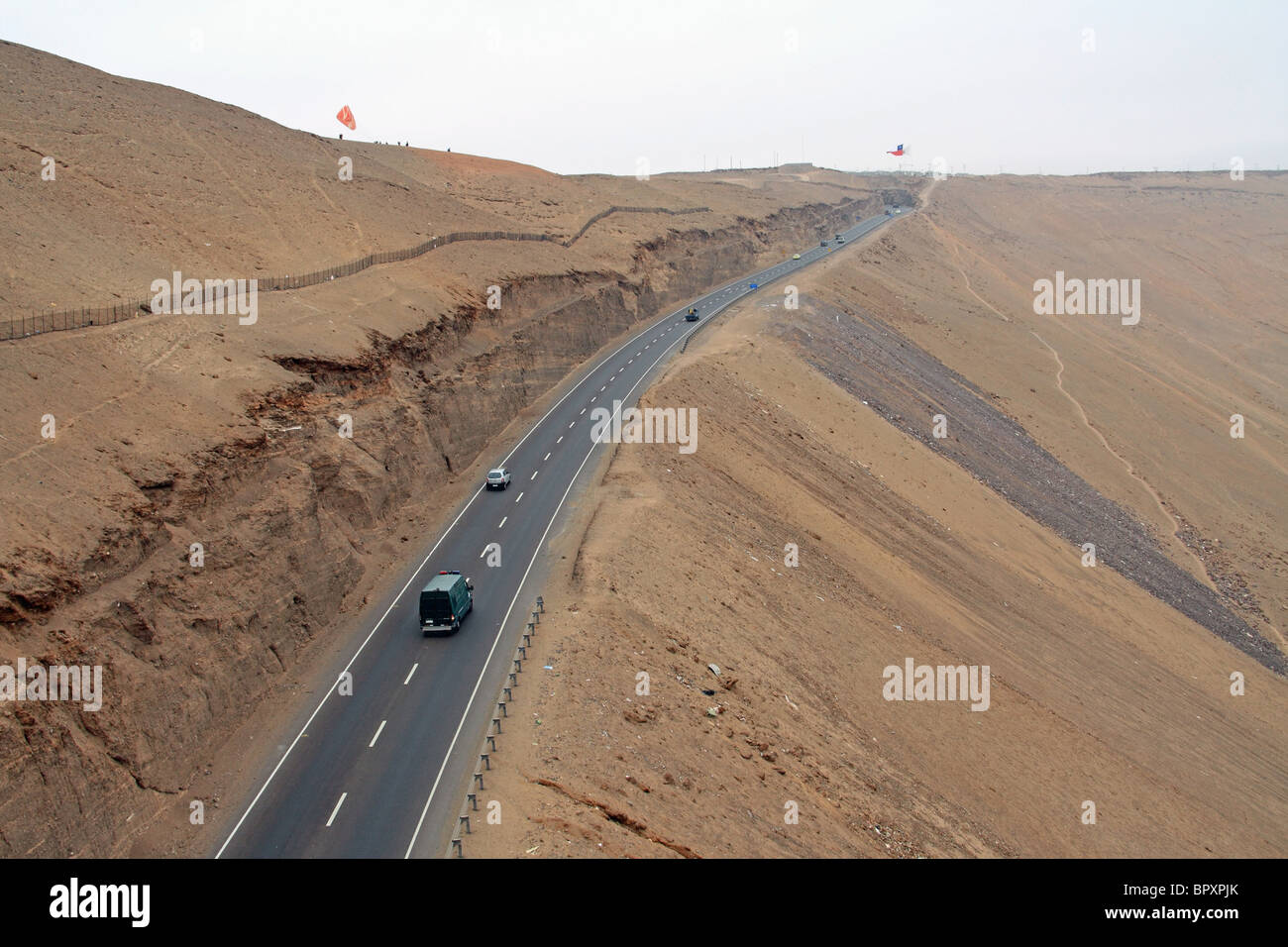 Vue du parapente de l'autoroute près de Iquique, Chili du nord Banque D'Images