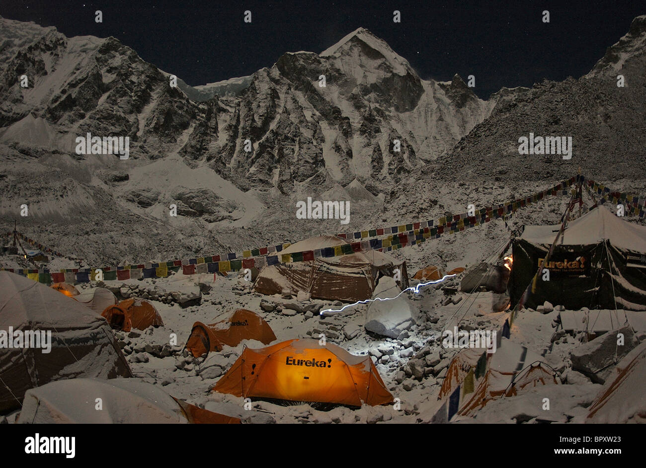 Les tentes et les montagnes Everest Basecamp Banque D'Images