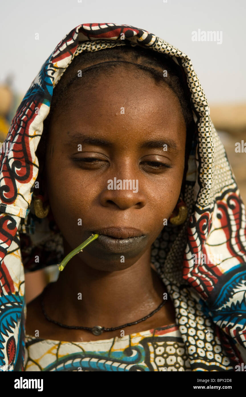 Femme Peul, région du fleuve Sénégal, au Sénégal Banque D'Images