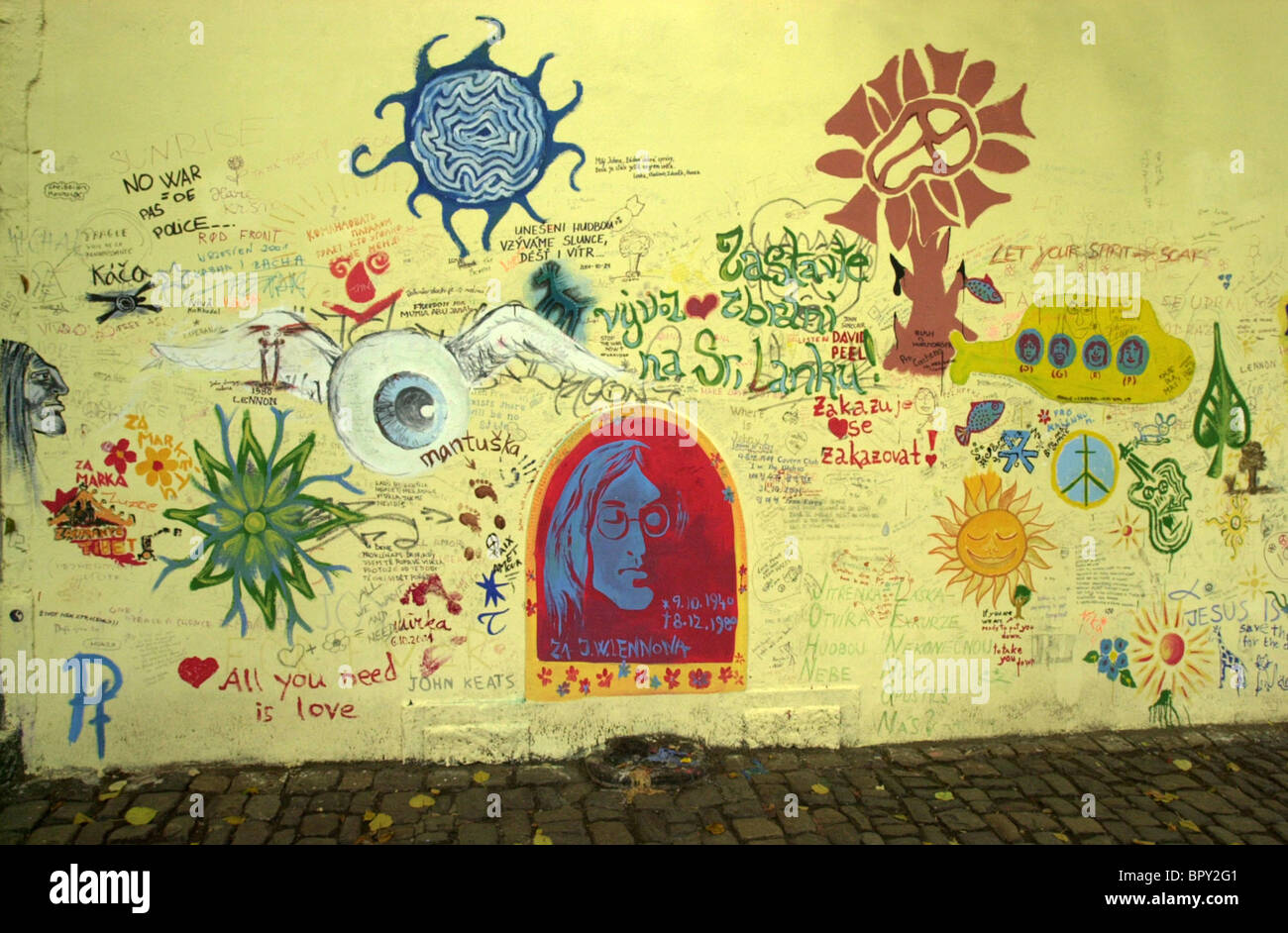 Prague rend hommage à John Lennon sur le mur 2001 Banque D'Images
