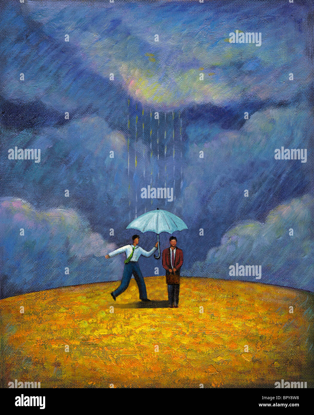 Deux hommes debout sous un parapluie lors d'une tempête de pluie Banque D'Images