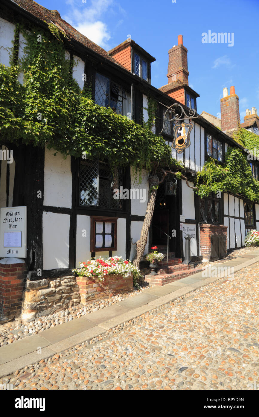 Historique Le Mermaid Inn à seigle, une des plus anciennes auberges en Angleterre. Banque D'Images