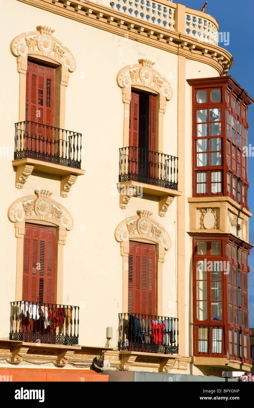 Bâtiment de style Art nouveau à Avenida del Rey Juan Carlos I . Melilla.Espagne. Banque D'Images