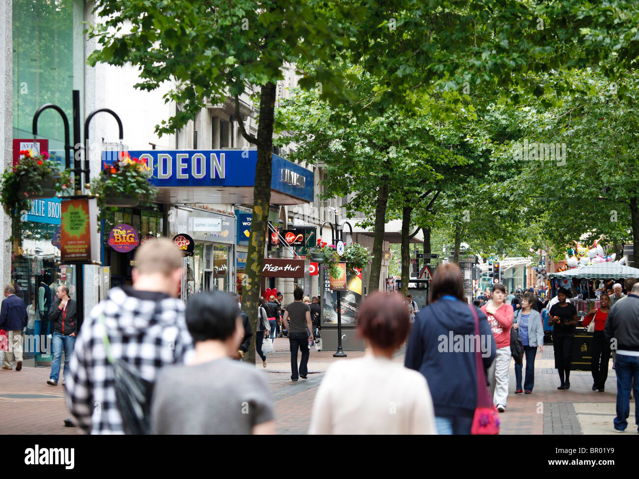 Nouvelle Rue shoppers, Birmingham, West Midlands, England, UK Banque D'Images