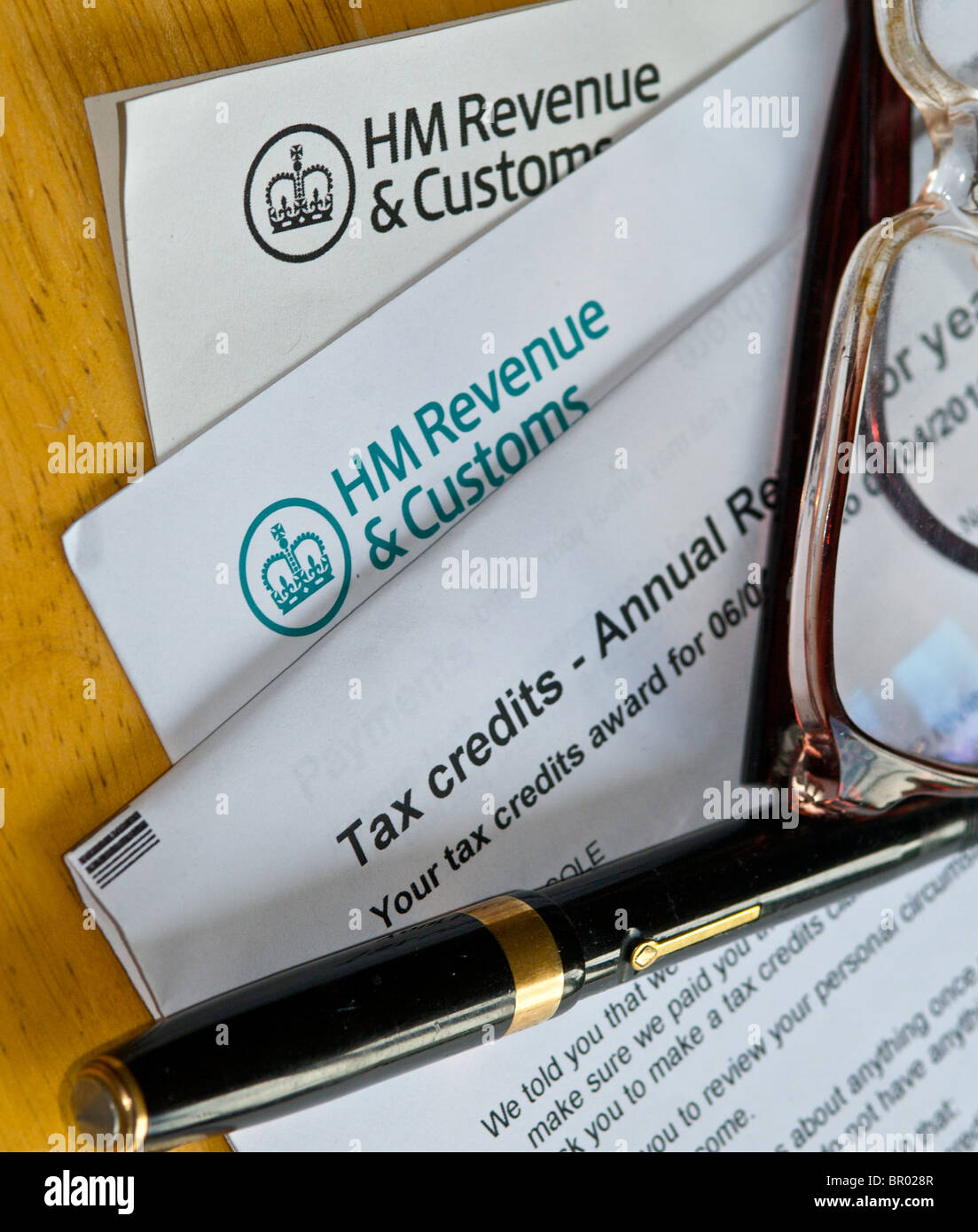Her Majesty's Revenue and Customs (HMRC) documents, lettres, documents Banque D'Images