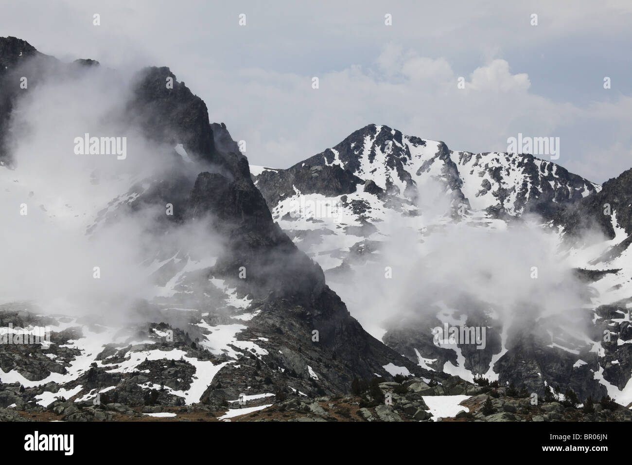 Coma Dels Pescadors éventail vu de Portarro d'Espot passent dans le Parc National de Sant Maurici Pyrénées Espagne Banque D'Images
