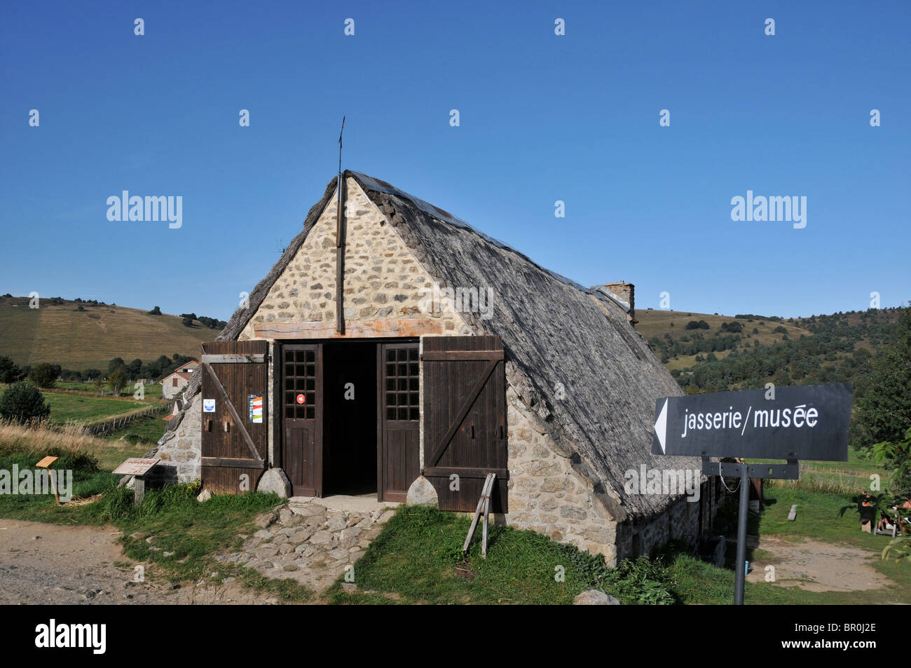 Jasserie, musée, Monts du Forez, Auvergne, France Banque D'Images