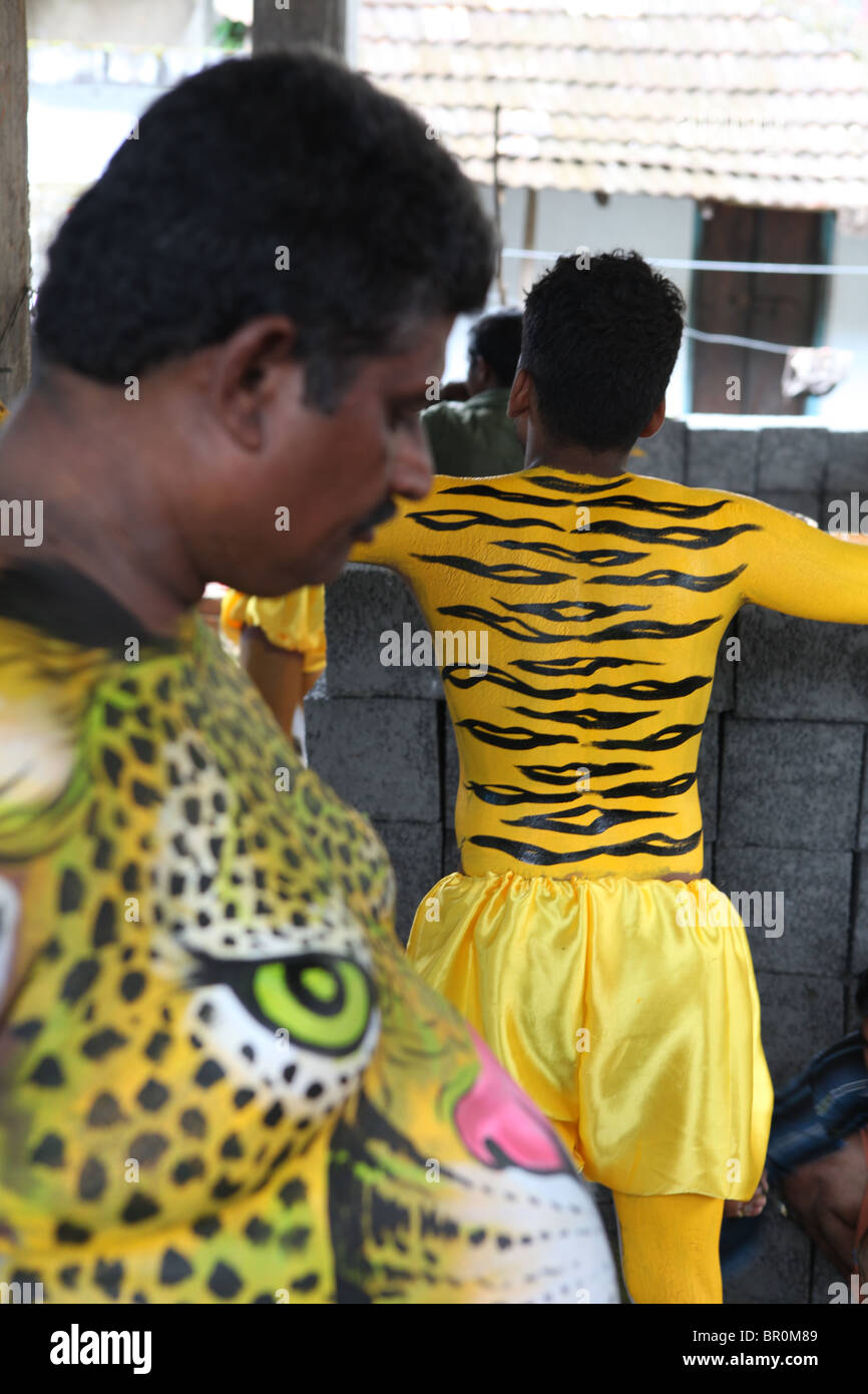 Pulikkali est la forme d'art populaire de Thrissur, Kerala,effectué pendant Onam festival en Août/Septembre Banque D'Images