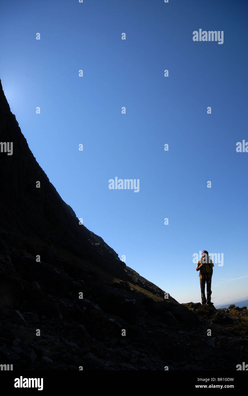 Jusqu'à au rocher de l'Black Cuillin sur Skye, en Écosse. Banque D'Images