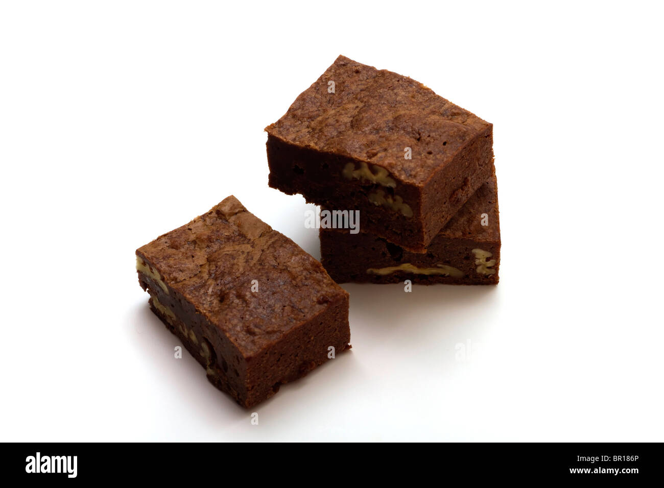 Brownie au chocolat frais maison avec les écrous carrés Banque D'Images