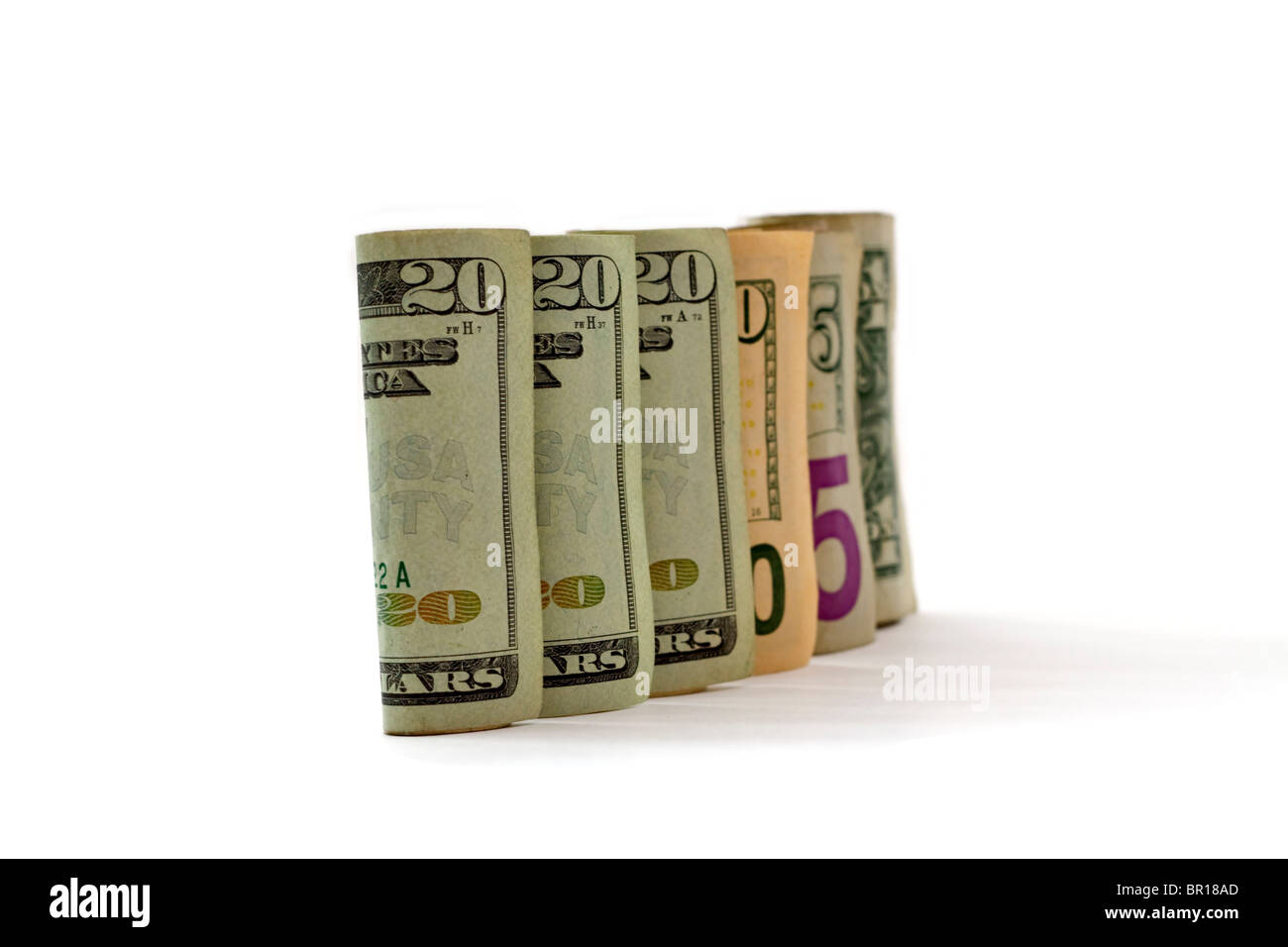 Récession concept illustré par une rangée de billets américains Banque D'Images
